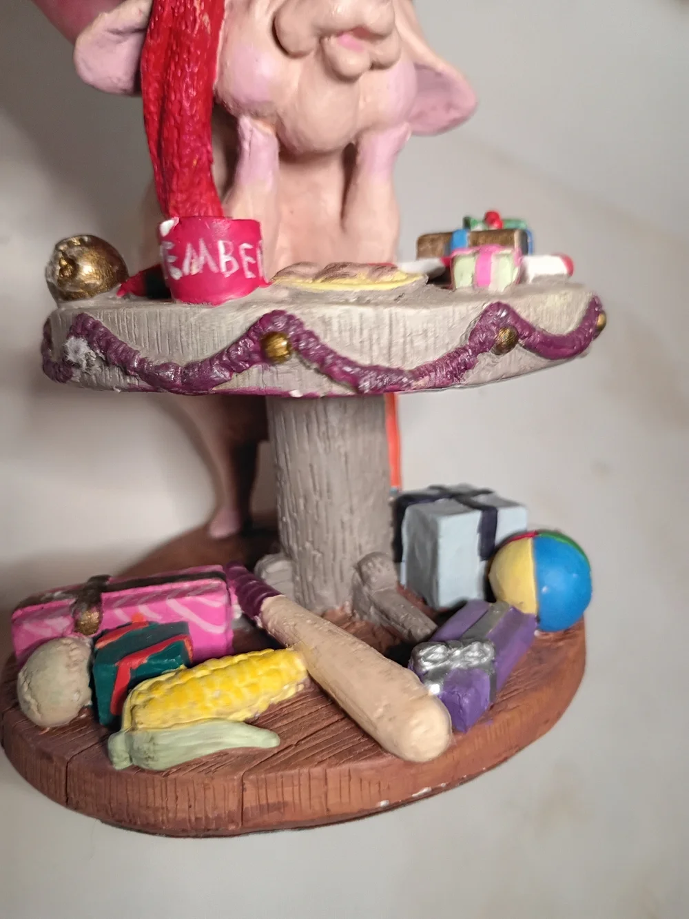 1993 Character Collectibles Pig A Month December Figure